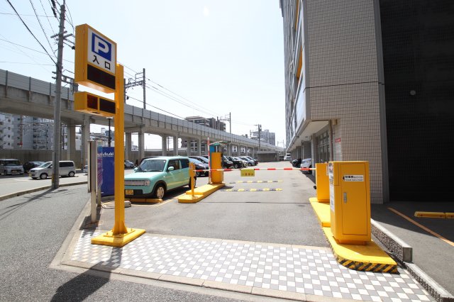 駐車場　駐車場に車を止められます