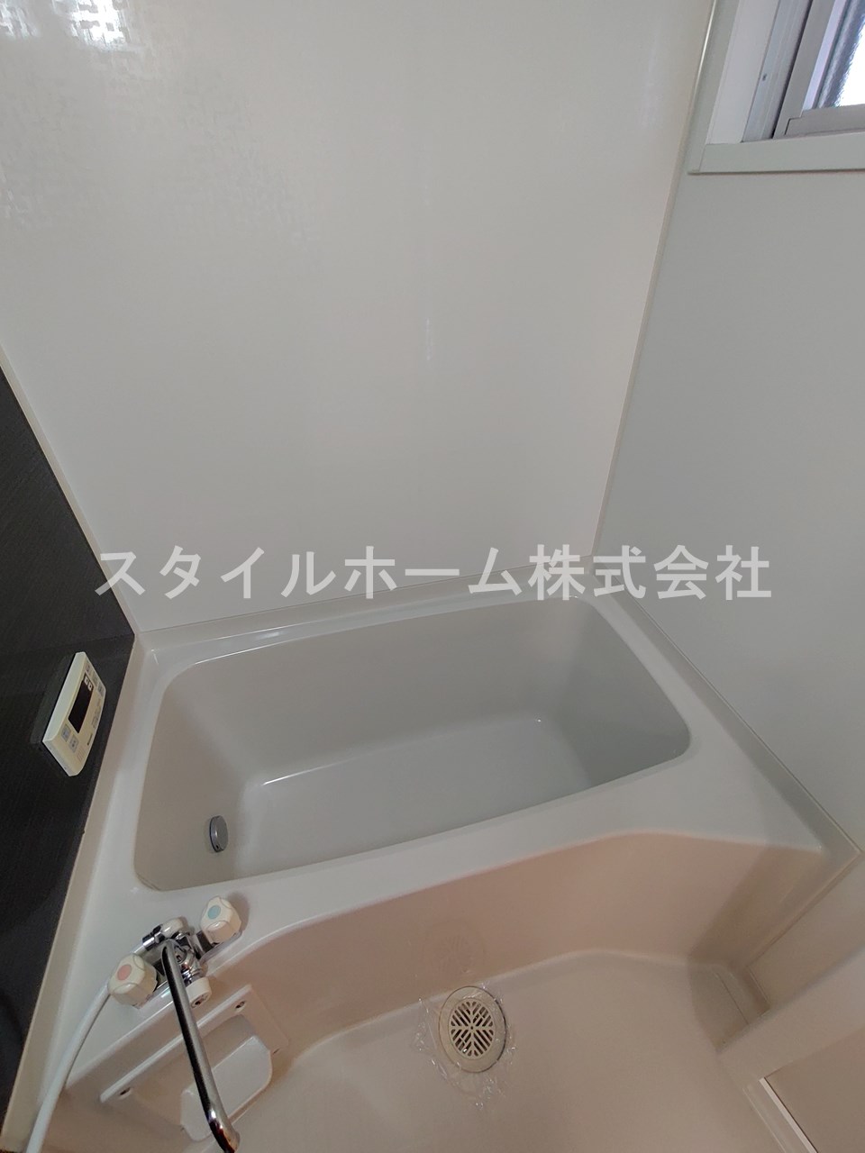 バス・シャワールーム　別部屋写真です。