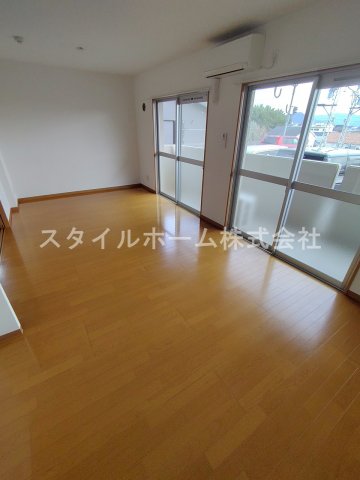 居室・リビング　別部屋写真です。