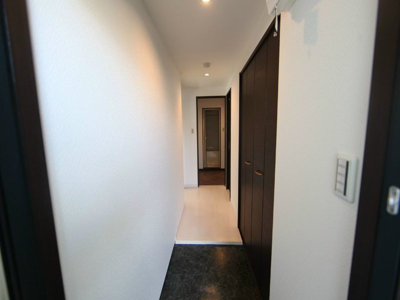 玄関　玄関　収納スペース充実しています