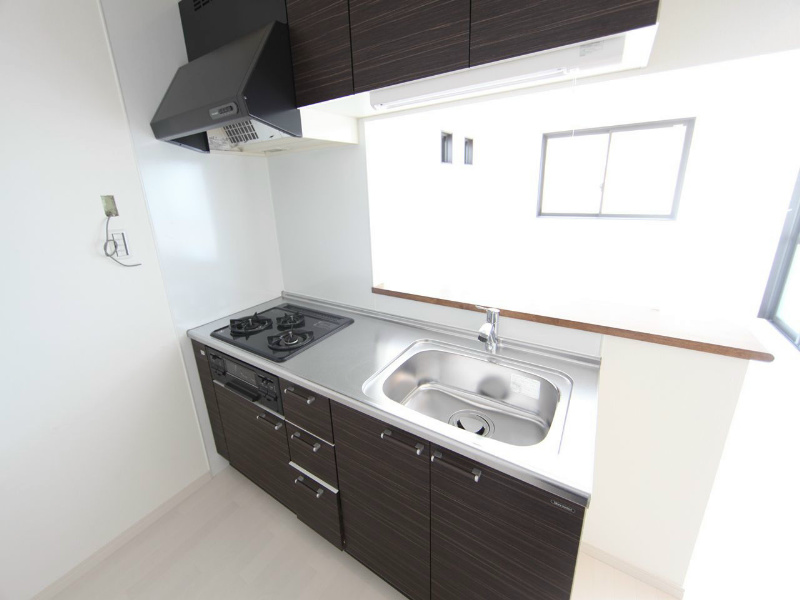 キッチン　システムキッチン（ガス3口グリル付）カウンターキッチン