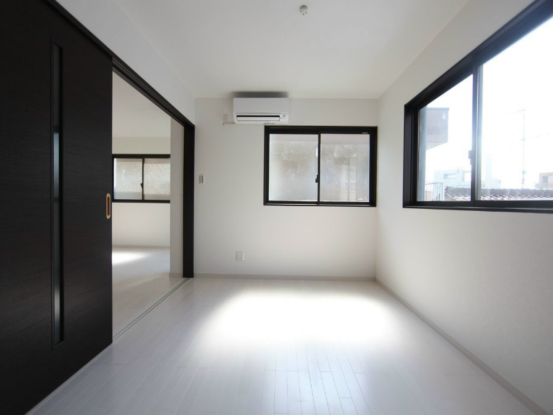 その他部屋・スペース　洋室6.8帖　エアコン付　換気良好　収納充実しています