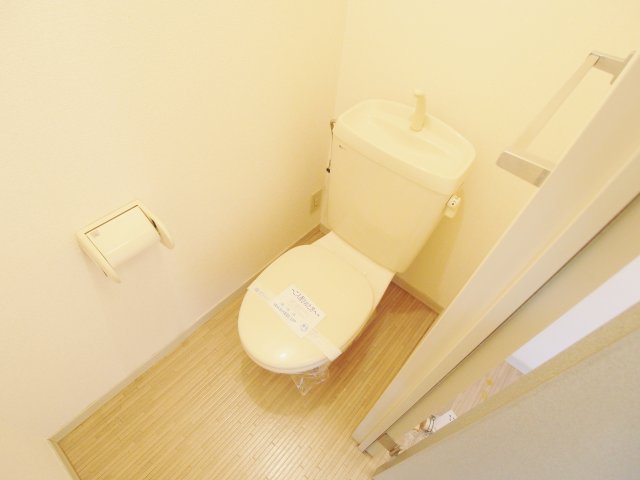 トイレ　※同じ間取りの別部屋のお写真です※