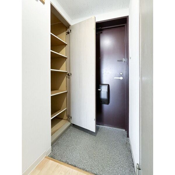 収納　※写真は別号室です。