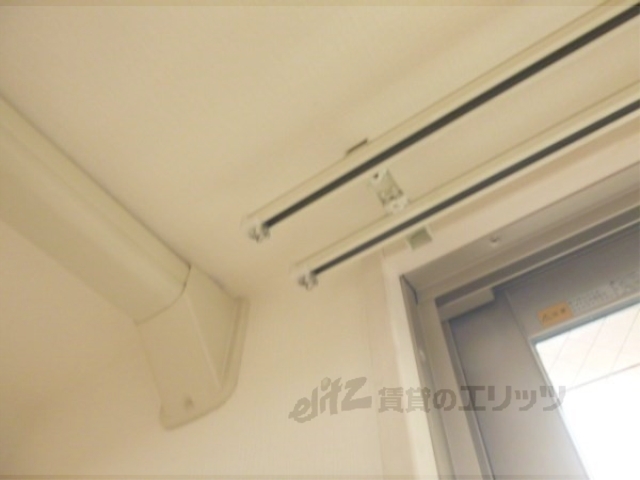 その他　カーテンレール