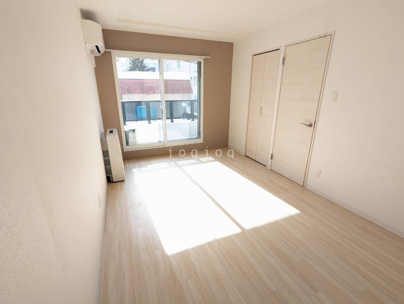 居室・リビング　同号室タイプ写真