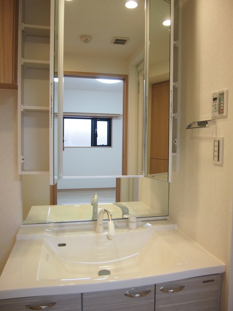 洗面設備　独立洗面台