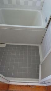 バス・シャワールーム　同タイプ住戸参照