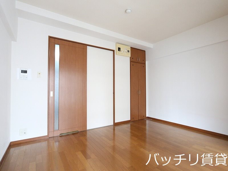 居室・リビング　別号室写真の為現況を優先致します。