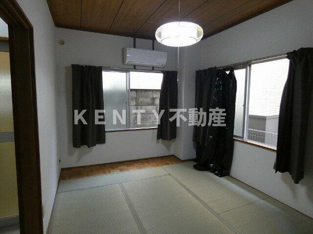 居室・リビング　明るい和室です