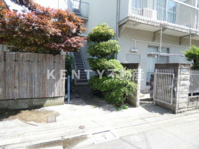 エントランス　ゆとりのあるエントランスです