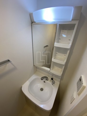 洗面設備　プライムアーバン御堂筋本町　独立洗面化粧台