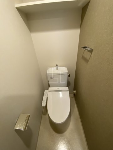 トイレ　プライムアーバン御堂筋本町　温水洗浄便座