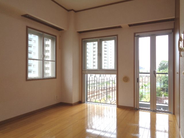 居室・リビング　別号室参考写真