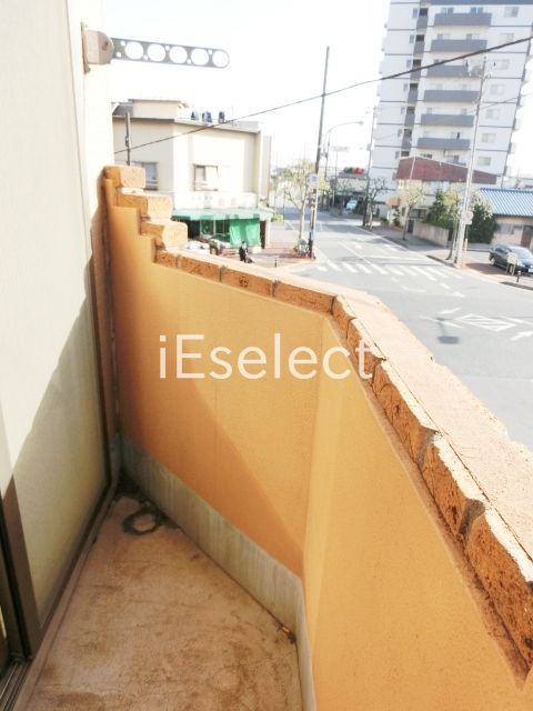 バルコニー　角部屋のバルコニー