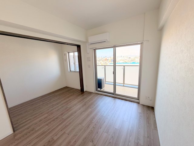 居室・リビング　明るく広々としたリビングです。