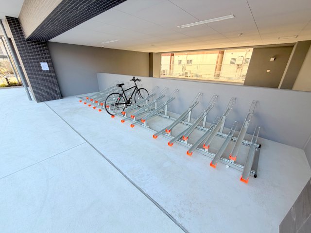 駐車場　敷地内には入居者専用の駐輪スペースもあります。