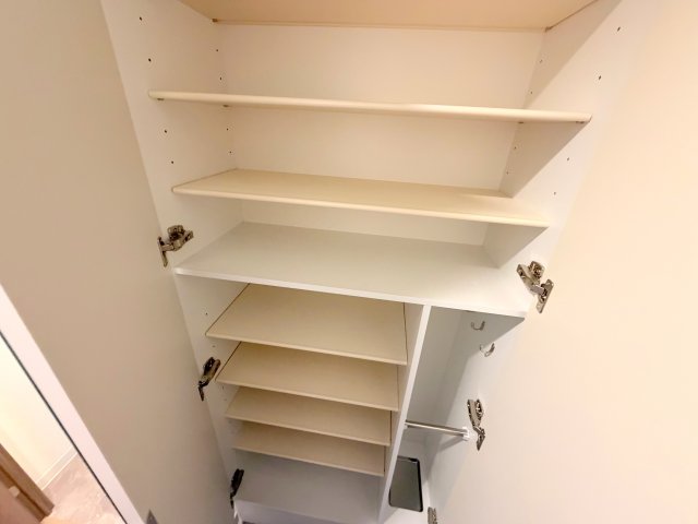 収納　大きいシューズボックスは靴がいっぱい入れれますね。