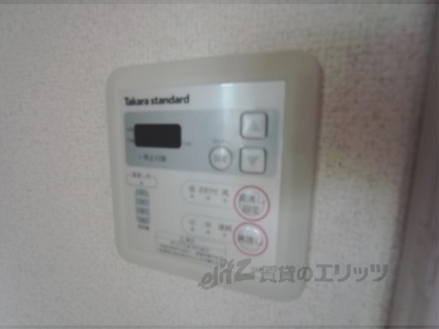 その他設備　給湯器リモコン