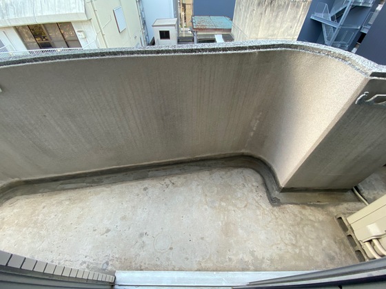 バルコニー　※別の部屋の写真です