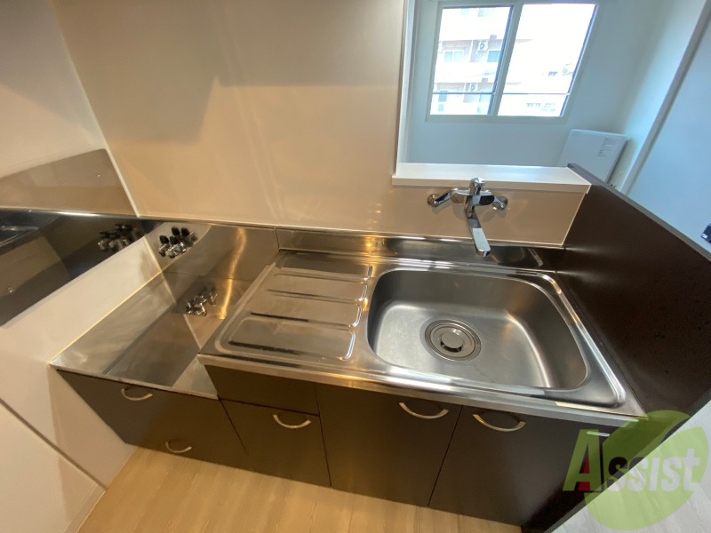 キッチン　キッチンです。一人暮らしなら十分な大きさですね。