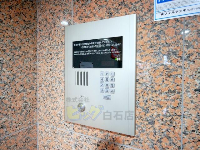 エントランス　人気のオートロック付きマンションです♪