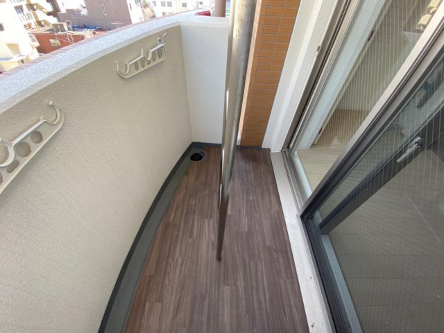 バルコニー　開放的で明るい空間を演出してくれるバルコニーです