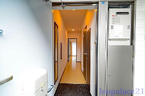 玄関　設備・仕様は号室により異なる為現況を優先致します。