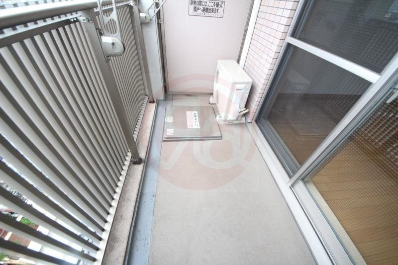 バルコニー　開放的で明るい空間を演出してくれるバルコニーです