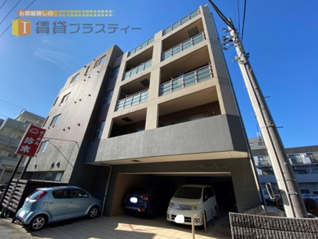 建物外観　駅ウラの住宅街に立地。単身赴任の方には嬉しい・・