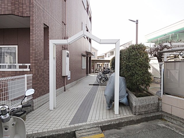 エントランス　ゆとりのあるエントランスです