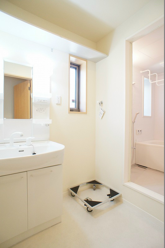 洗面設備　洗面所(洗濯機置場・シャワー付洗面台で忙しい朝でもラクに支度