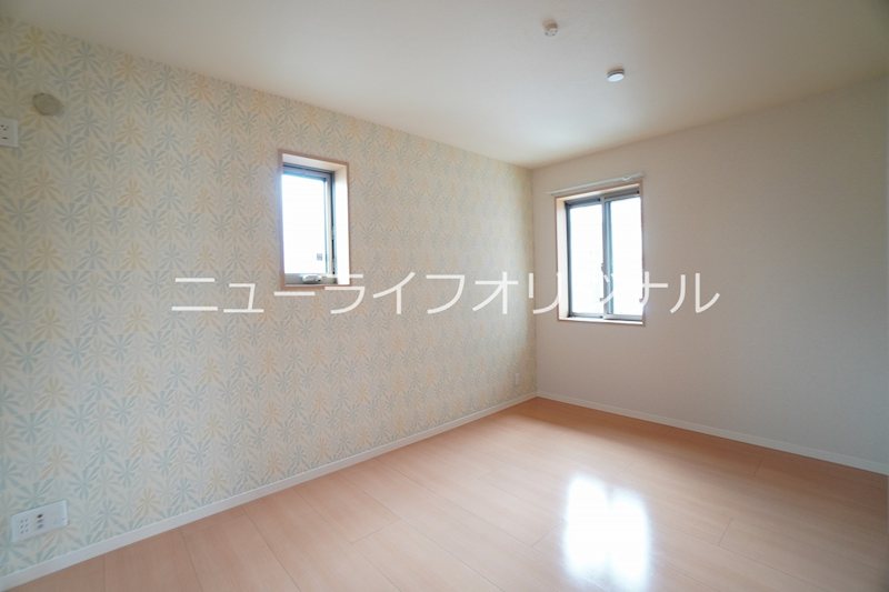 その他部屋・スペース　6.7帖の北側の洋室です。