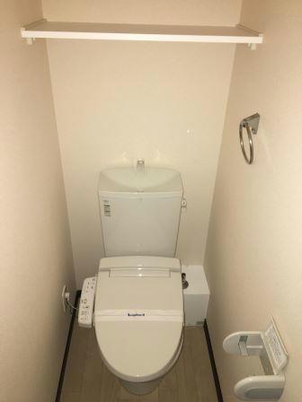 トイレ　温水洗浄便座付