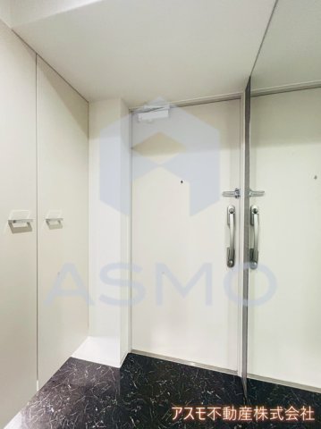 玄関　同マンション別部屋　参考写真