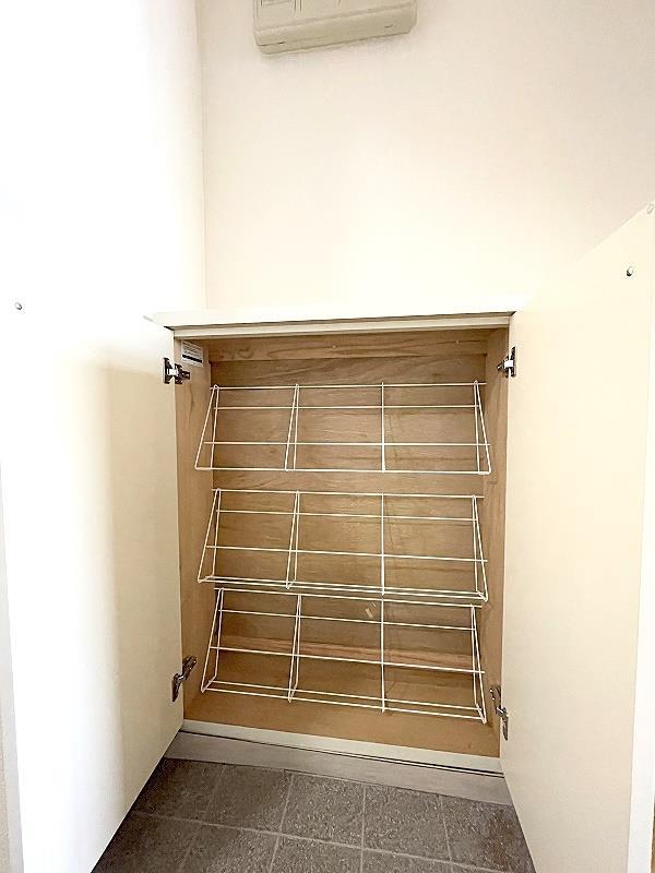 収納　シューズボックス