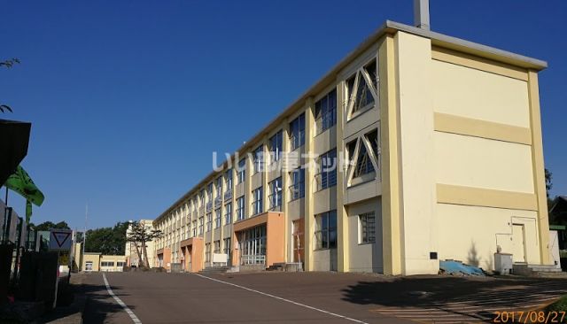 小学校　東部小学校（小学校）まで714m