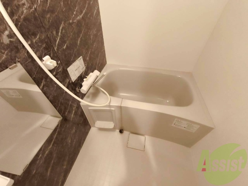 バス・シャワールーム　お風呂になります。一日の疲れを癒してくださいね。