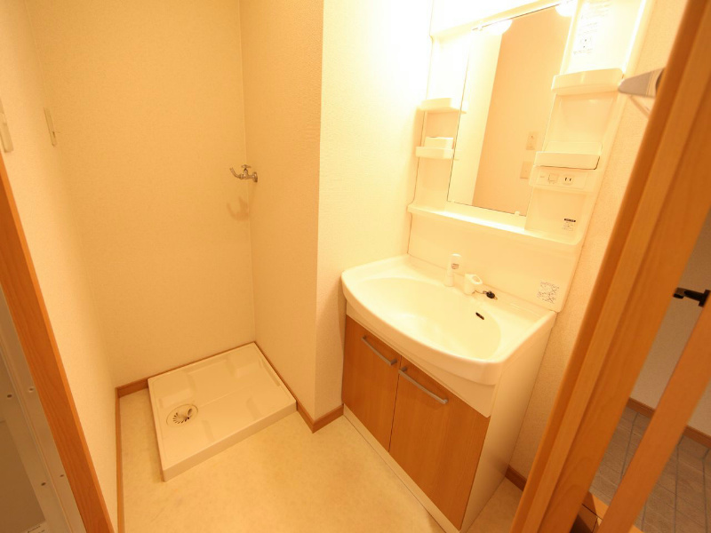 洗面設備　脱衣所　独立洗面台（シャンプードレッサー付）