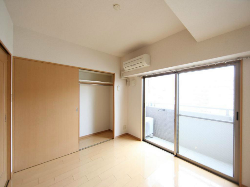 バルコニー　洋室5.9帖　クローゼット付（収納充実してます）