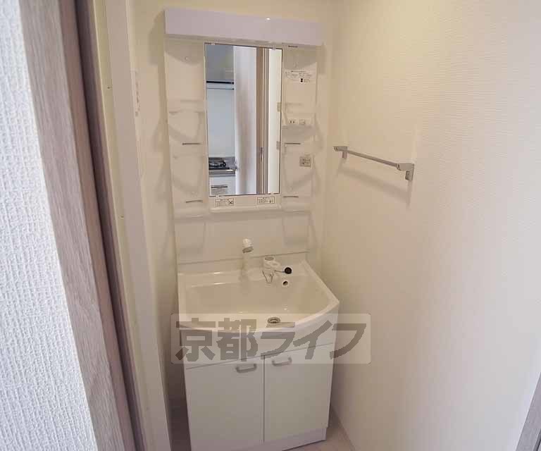 洗面設備　独立洗面台完備です。