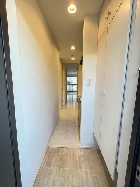 玄関　☆綺麗で収納豊富な玄関です★