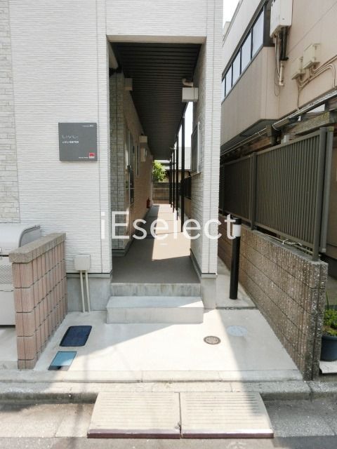 エントランス　建物入口部分です