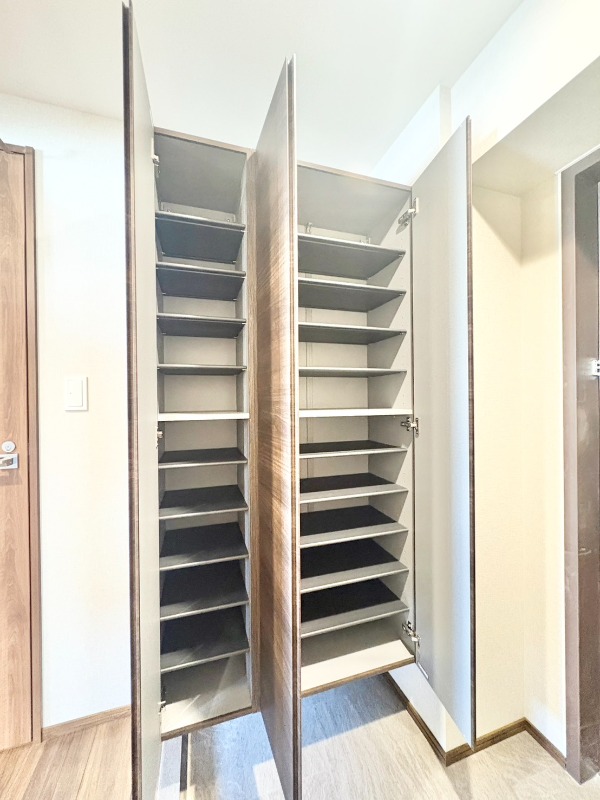 玄関　シューズボックスです♪