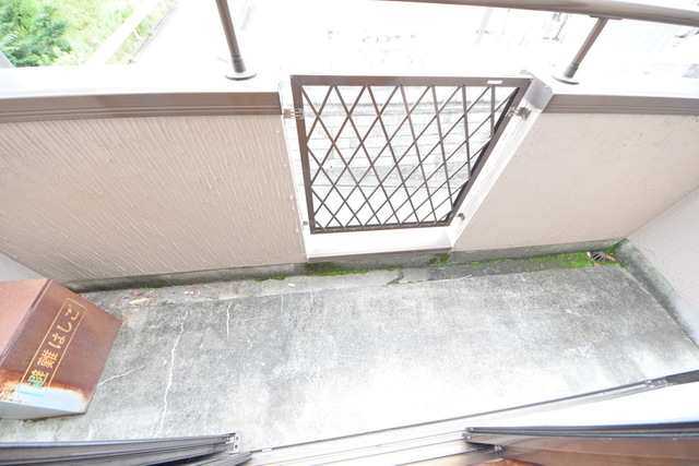 バルコニー　～今日は朝からお洗濯～