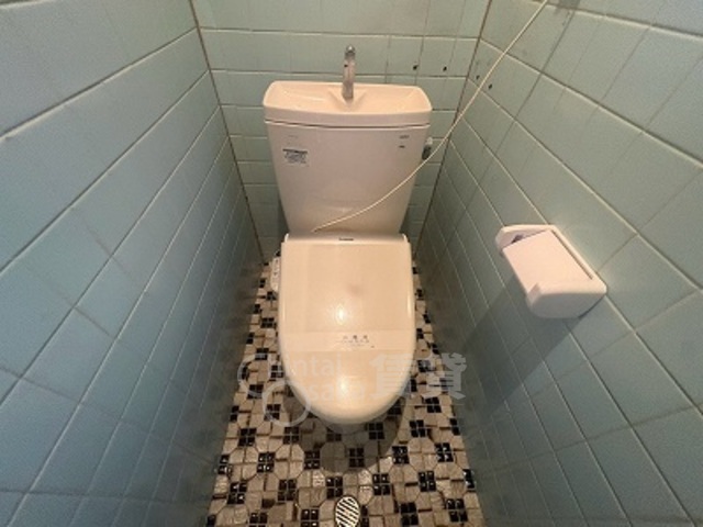 柴原貸家のトイレ写真