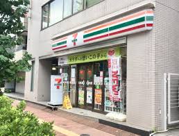 コンビニ　セブンイレブン文京本郷4丁目店（コンビニ）まで182m