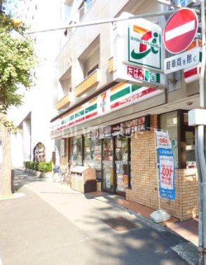 コンビニ　セブンイレブン博多駅前２丁目店（コンビニ）まで723m