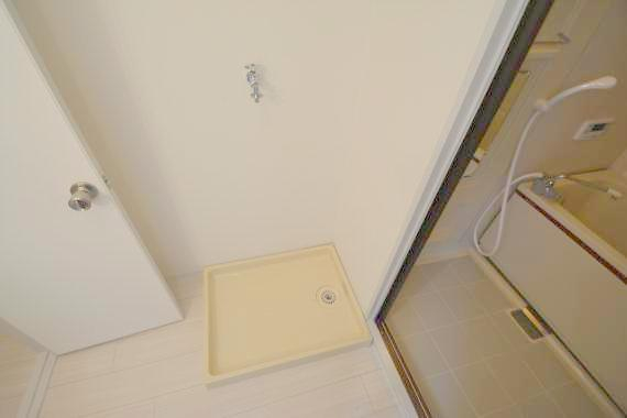 その他設備　嬉しい室内洗濯機置場。これで洗濯機も長持ちしますね。