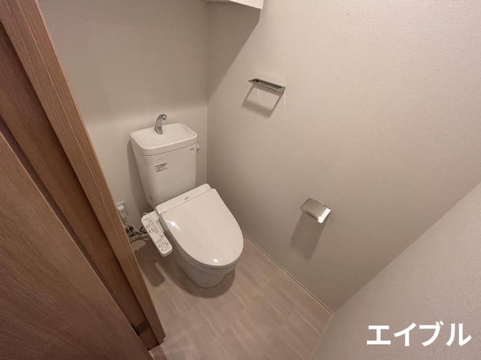 トイレ　同じ部屋タイプの別部屋の写真です。現況と異なる場合は現況を優